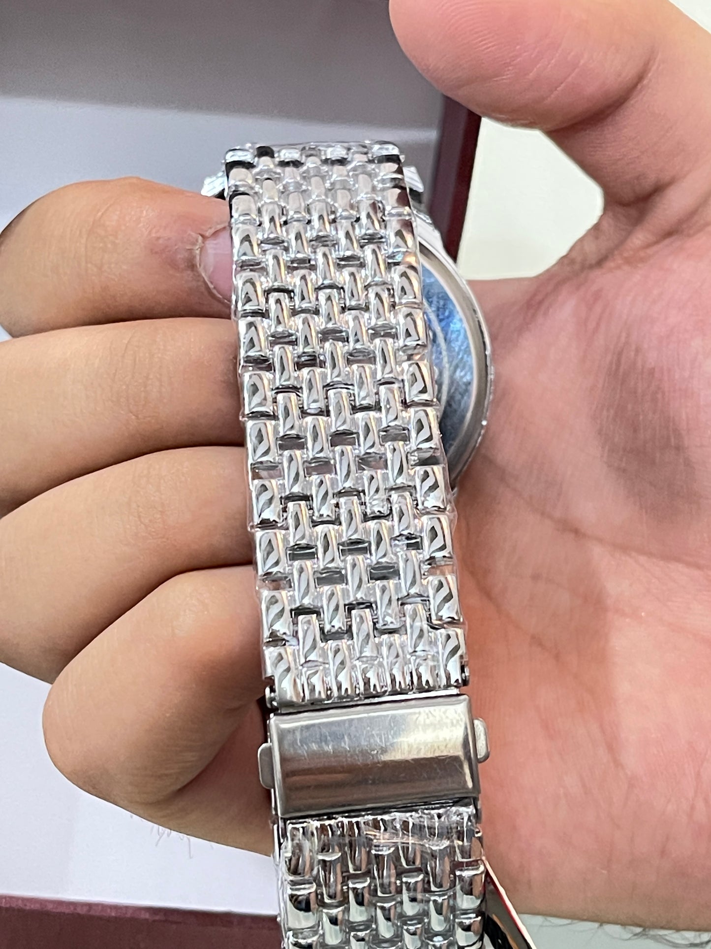 D'Lon Men's Luxury Analog Watch – Timeless Elegance in Every Tick